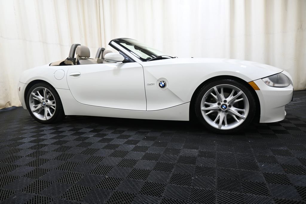 Used 2008 BMW Z4 3.0i RWD image 11