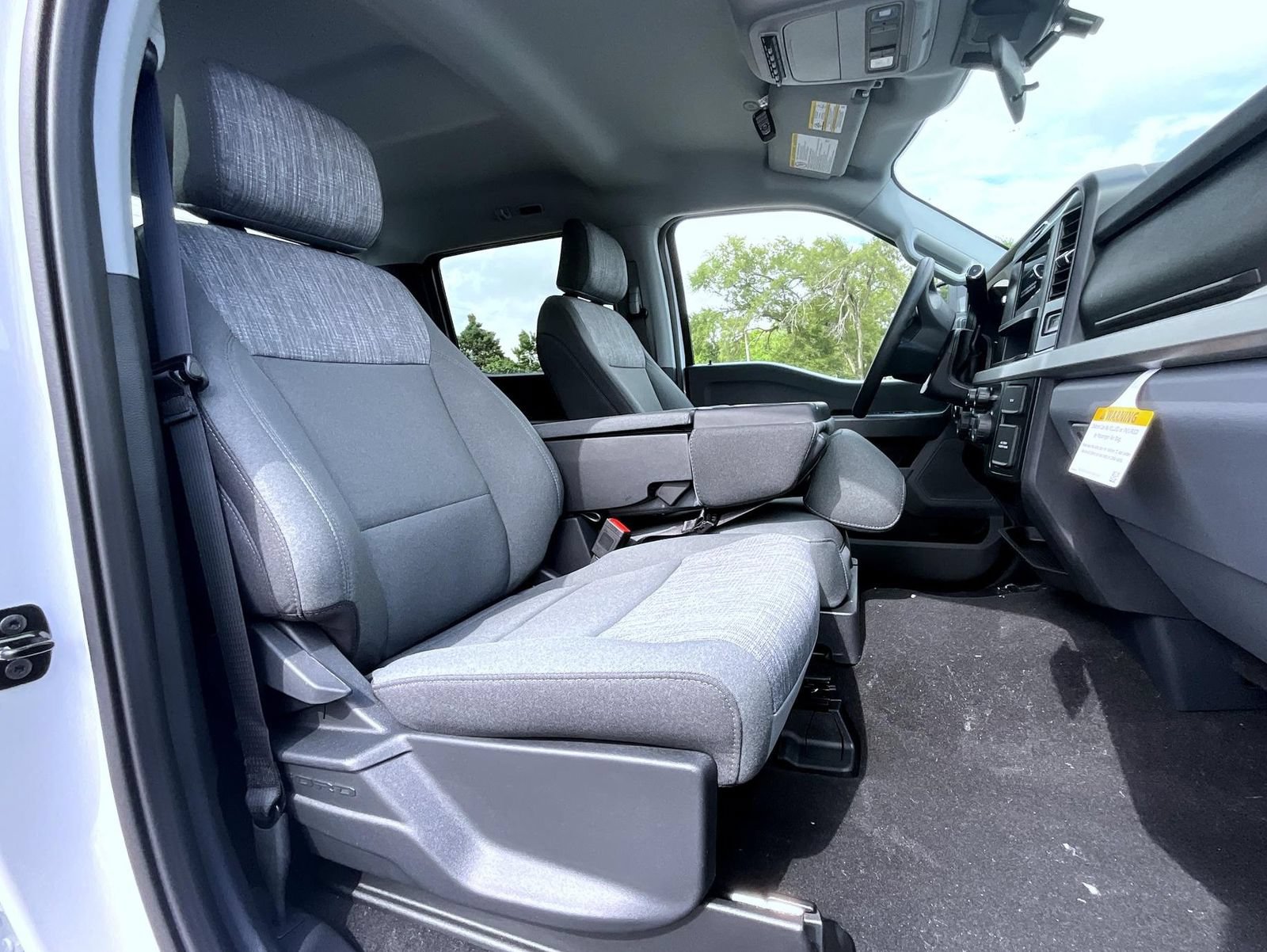 New 2026 Ford F250 XLT w/ FX4 Off-Road Package AWD/4WD image 17