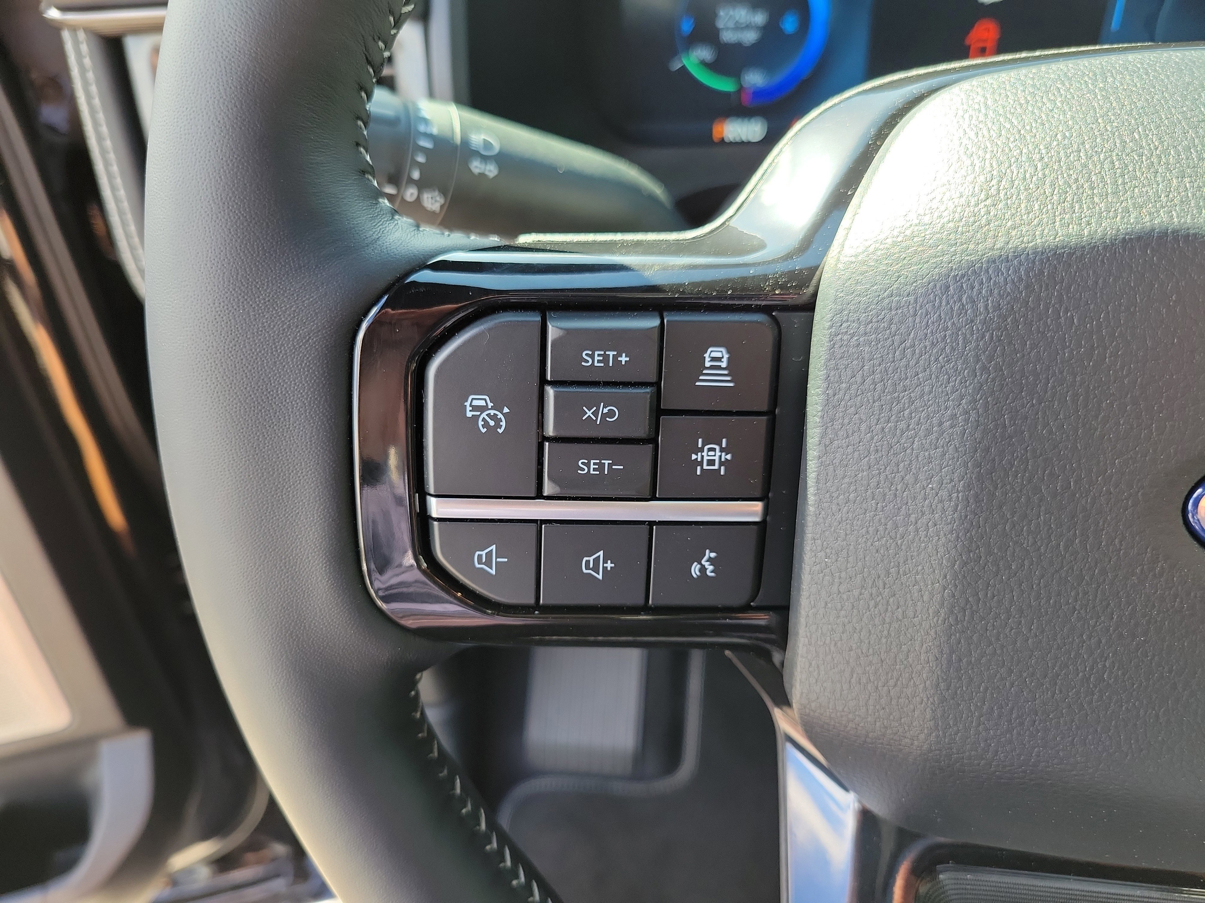 New 2025 Ford F150 Lightning Platinum image 25