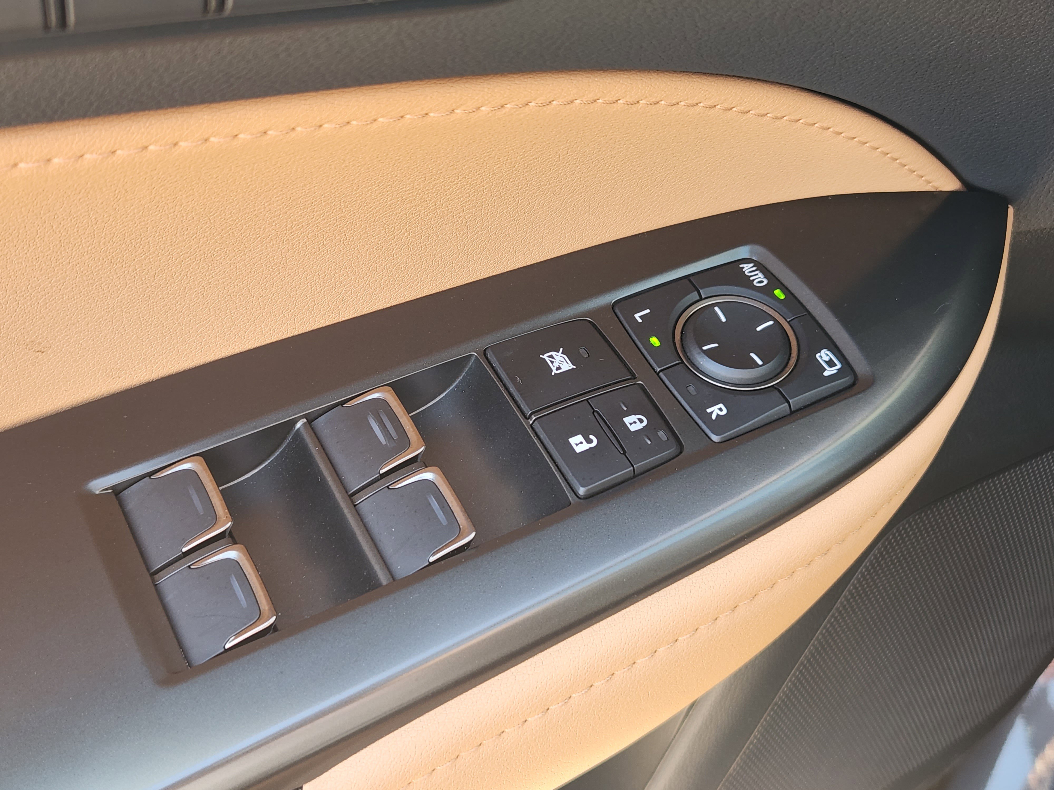 Certified 2025 Lexus NX 250 FWD w/ Premium Package image 26