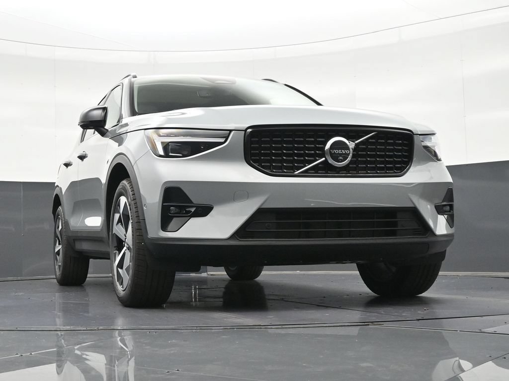 New 2026 Volvo XC40 B5 Plus w/ Protection Package Premier AWD/4WD image 27