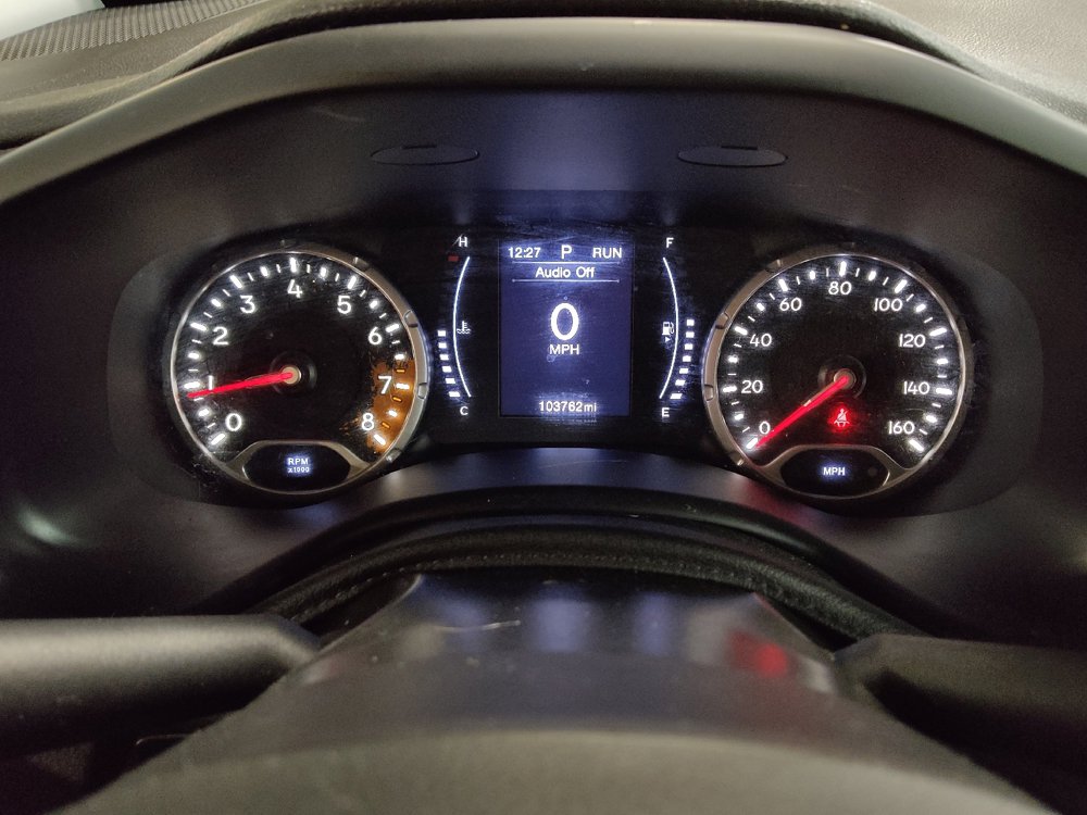 Used 2017 Jeep Renegade Latitude w/ Popular Equipment Group FWD image 23