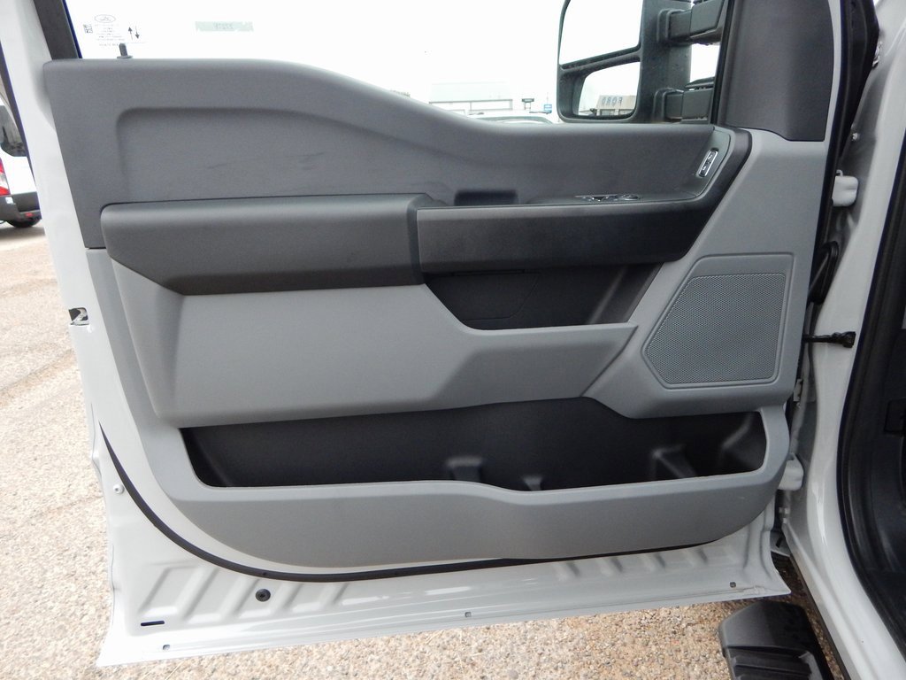 New 2025 Ford F250 4x4 Regular Cab Super Duty image 13
