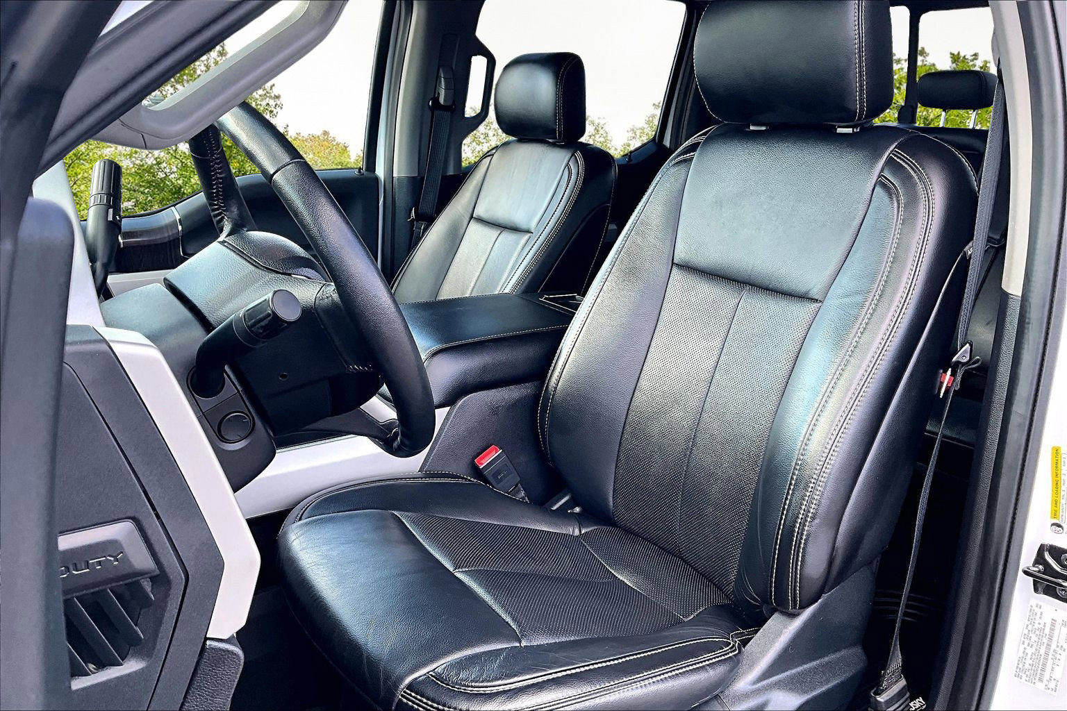 Used 2020 Ford F250 Lariat w/ Tremor Off-Road Package image 26