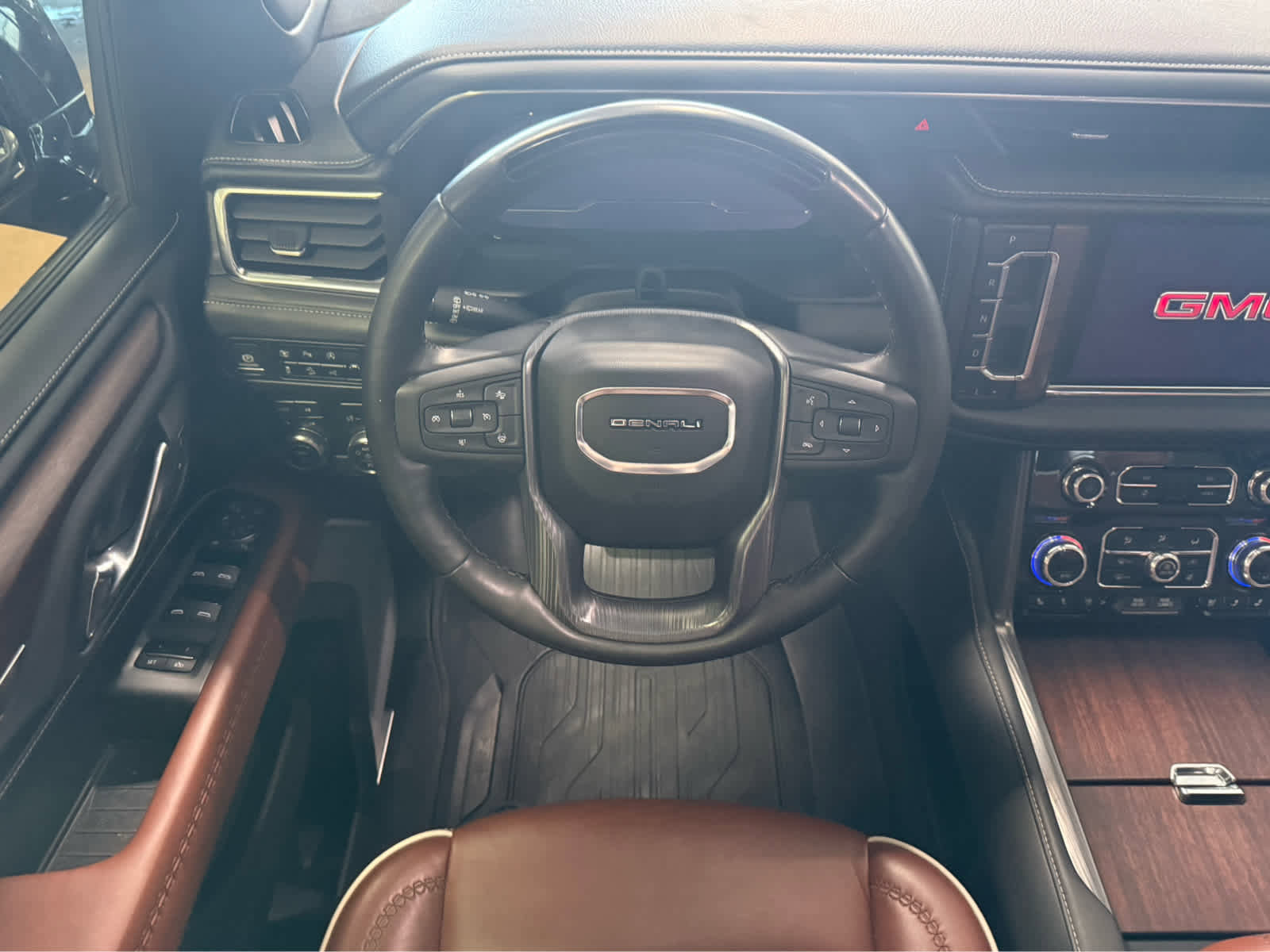 Certified 2023 GMC Yukon Denali Ultimate image 18