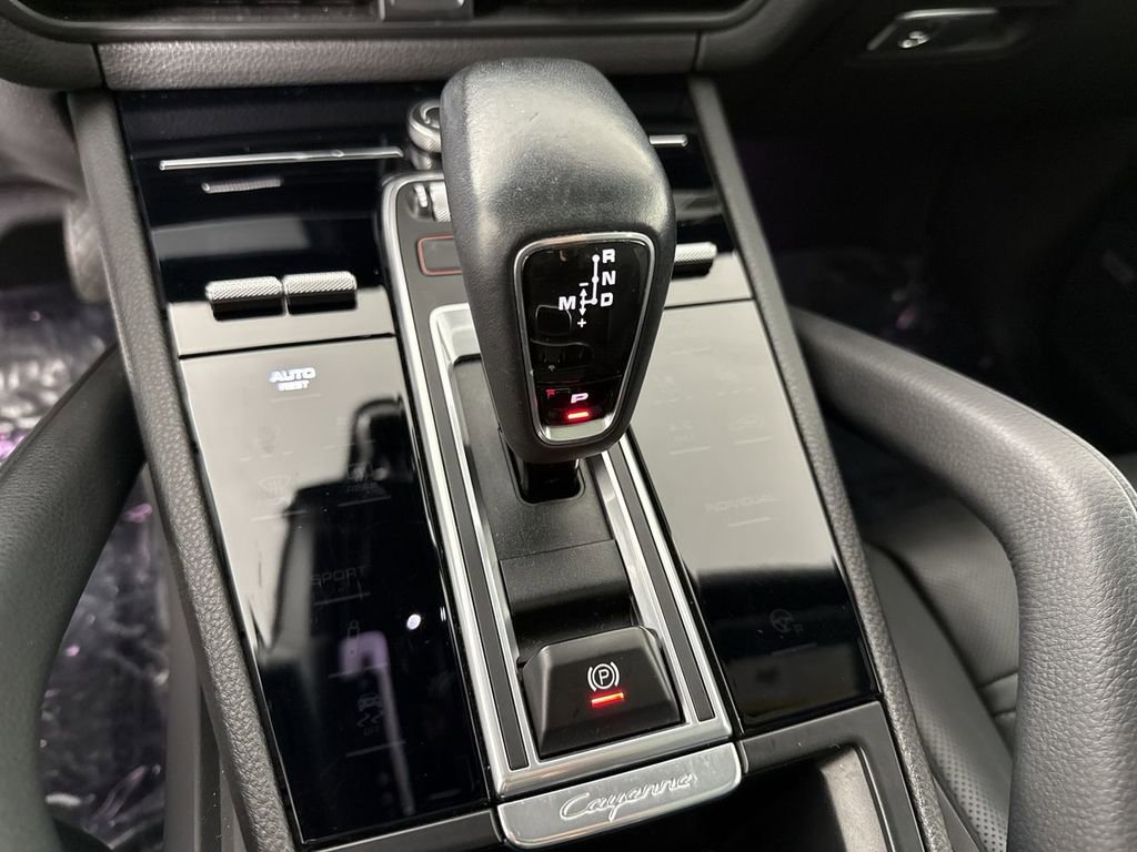 Certified 2021 Porsche Cayenne Coupe image 32