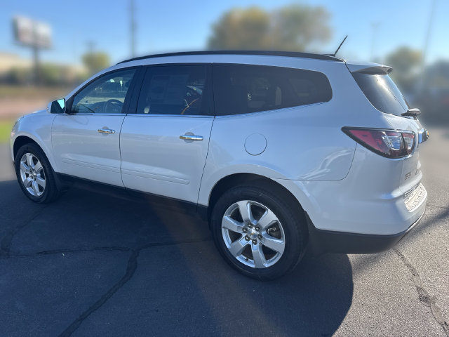 Used 2017 Chevrolet Traverse LT w/ Style and Technology Package AWD/4WD image 3