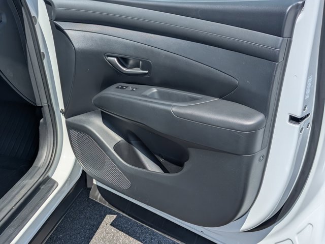 Used 2025 Hyundai Tucson SE image 13