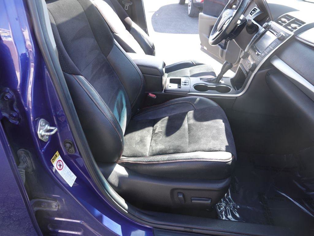 Used 2015 Toyota Camry XSE w/ Moonroof Package image 29