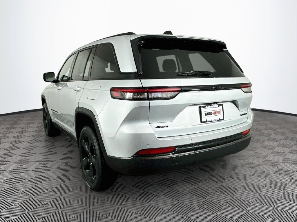 Certified 2024 Jeep Grand Cherokee Limited w/ Black Appearance Package AWD/4WD image 8