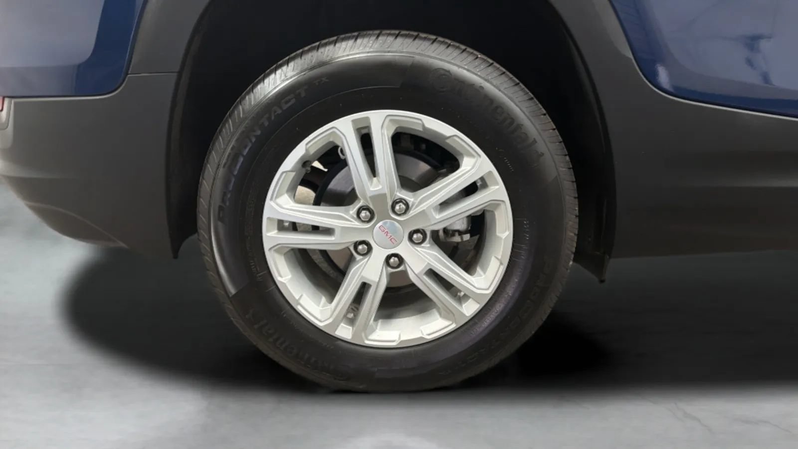 Used 2023 GMC Terrain SLE w/ LPO, Floor Liner Package AWD/4WD image 24