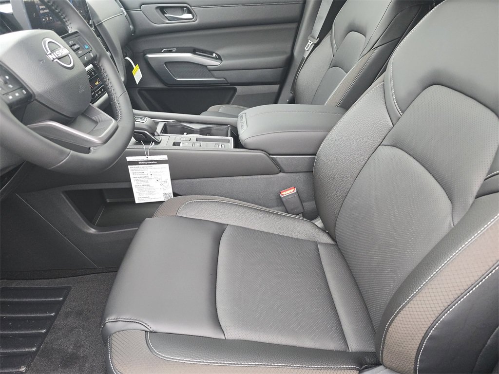 New 2026 Nissan Pathfinder SL w/ Cargo Package FWD image 10