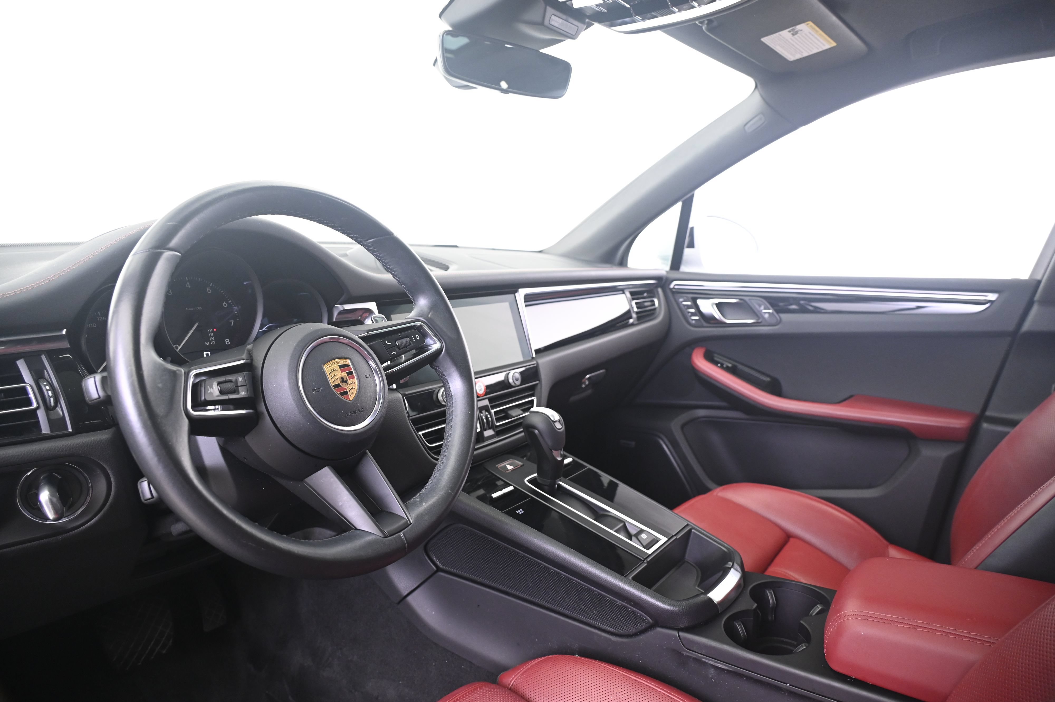 Certified 2022 Porsche Macan AWD/4WD image 4