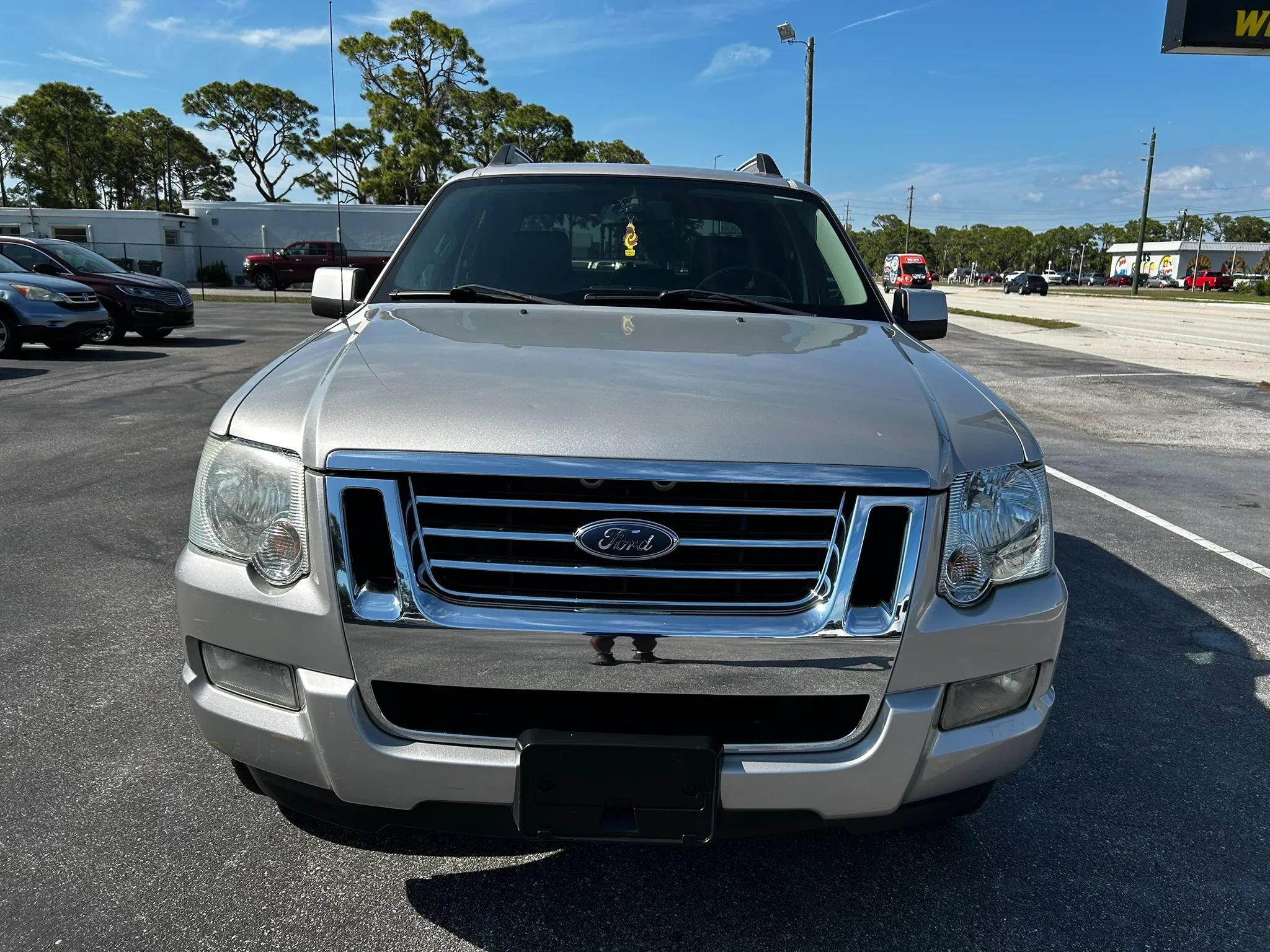 Used 2007 Ford Explorer Sport Trac Limited AWD/4WD image 3