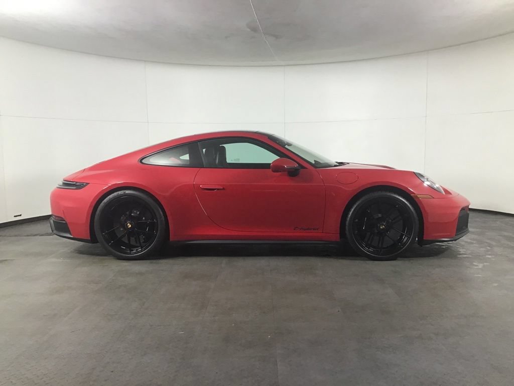 Certified 2025 Porsche 911 Carrera GTS RWD image 8