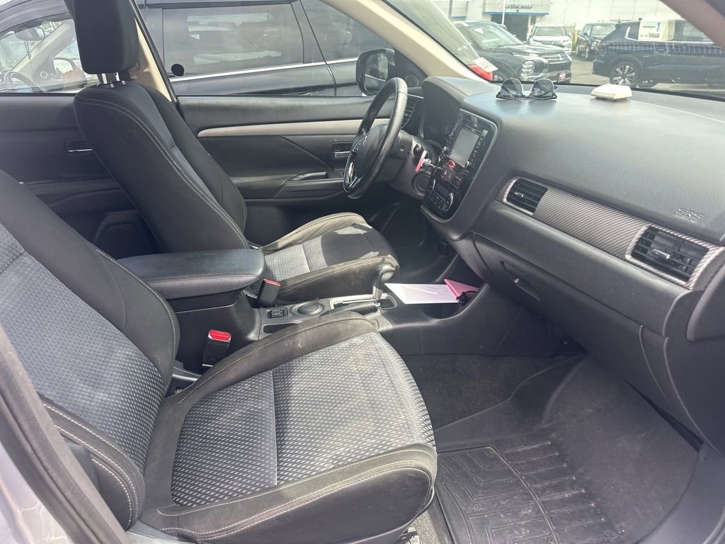 Used 2016 Mitsubishi Outlander SE FWD image 5