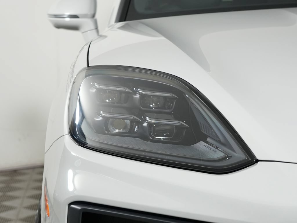 New 2026 Porsche Cayenne Coupe AWD/4WD image 11
