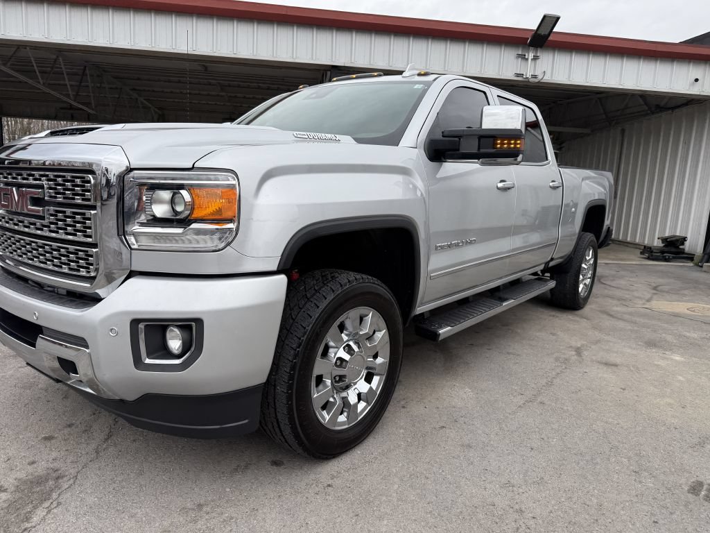 Used 2019 GMC Sierra 2500 Denali w/ Duramax Plus Package AWD/4WD image 8