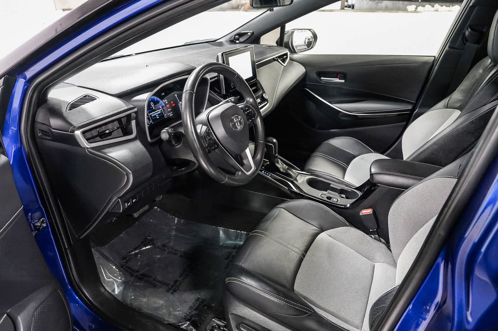 Used 2024 Toyota Corolla XSE FWD image 18