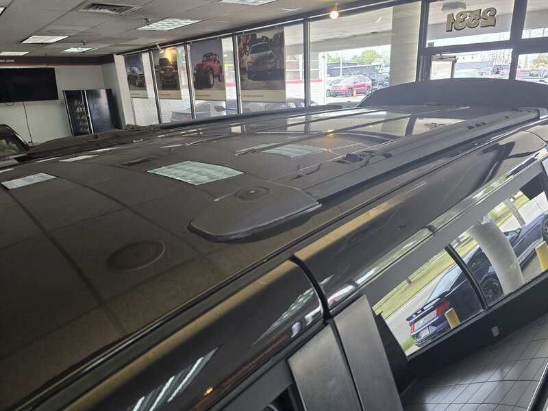 Used 2015 Chrysler Town & Country Touring w/ Driver Convenience Group FWD image 37