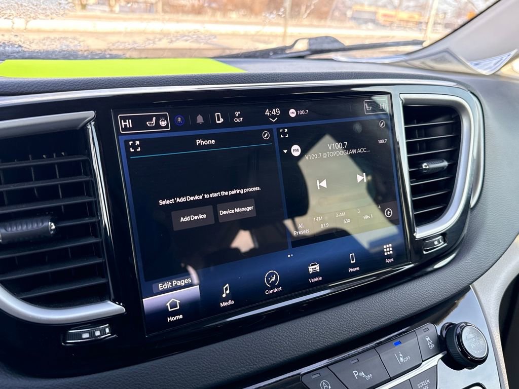 Used 2024 Chrysler Pacifica Touring-L image 21