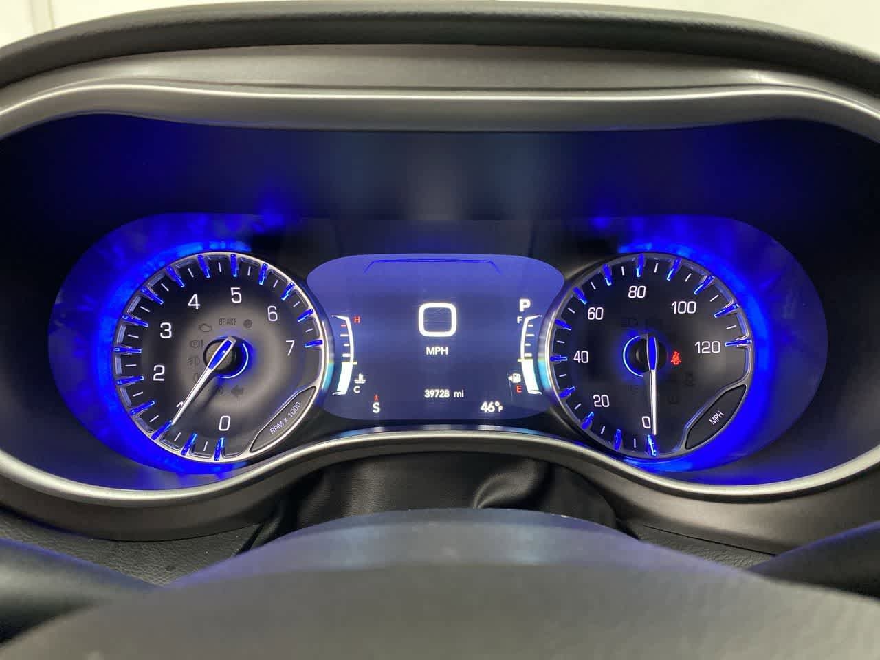 Used 2024 Chrysler Pacifica Touring-L FWD image 26