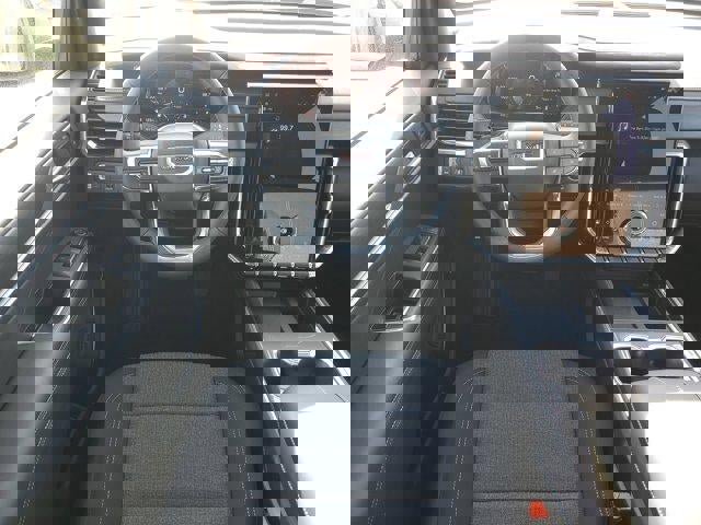 New 2025 GMC Acadia Elevation image 17