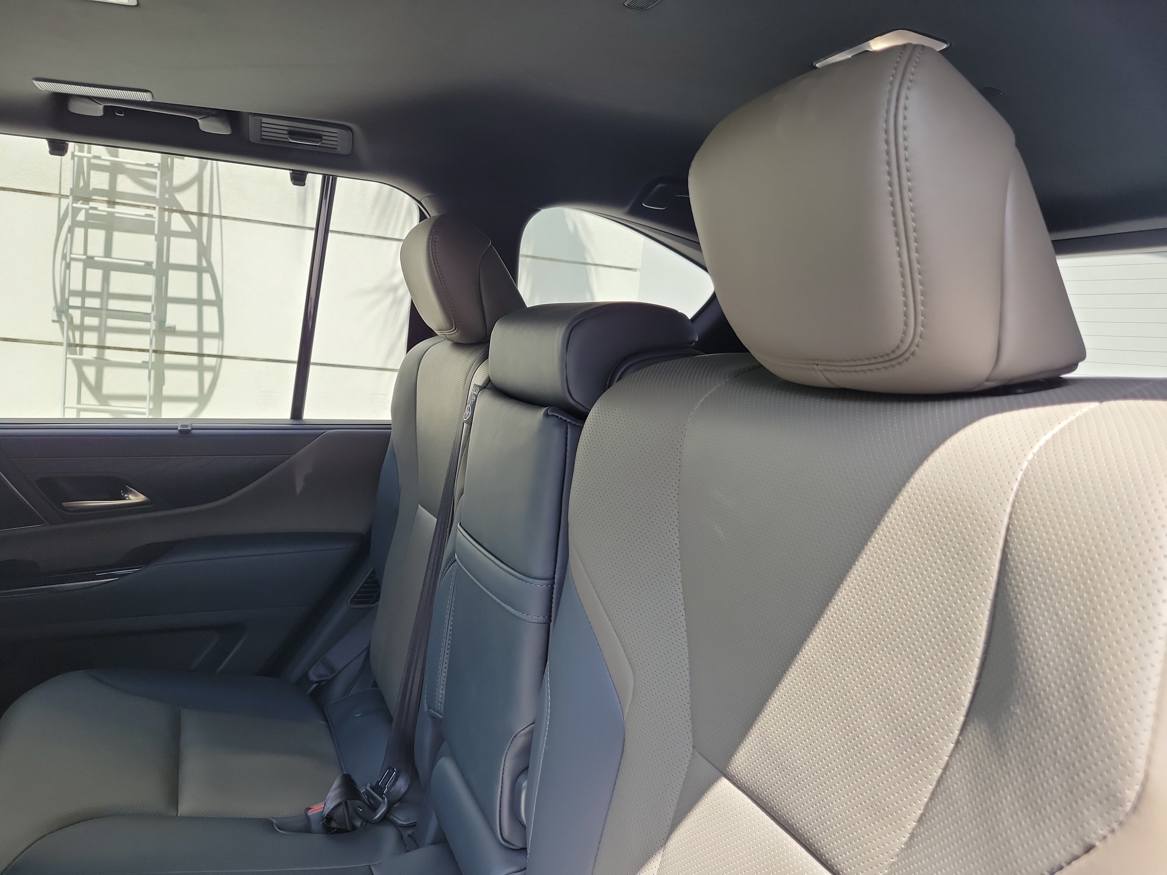 Used 2025 Lexus LX 700h Overtrail AWD/4WD image 13