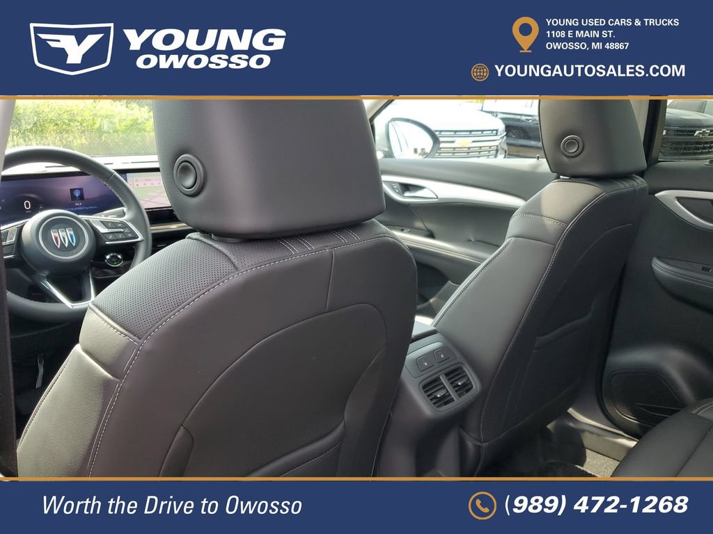 Used 2025 Buick Envision Avenir AWD/4WD image 30