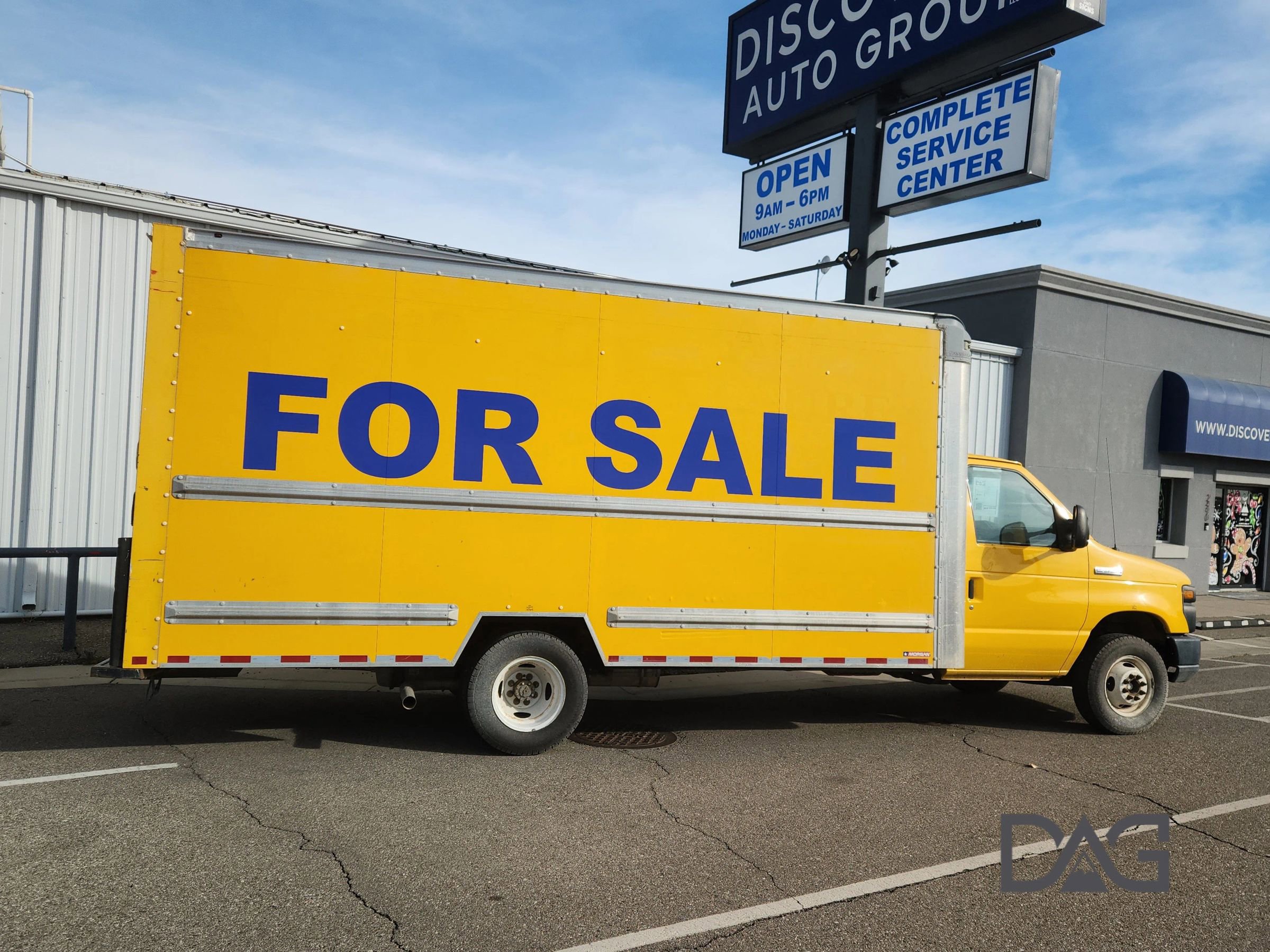 Used 2015 Ford E-350 and Econoline 350 Super Duty image 2