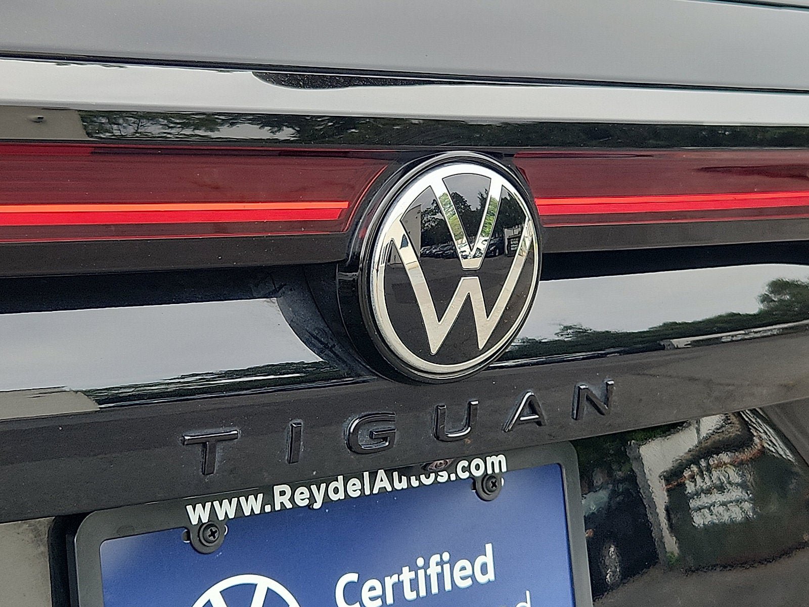 Used 2026 Volkswagen Tiguan SE R-Line AWD/4WD image 27