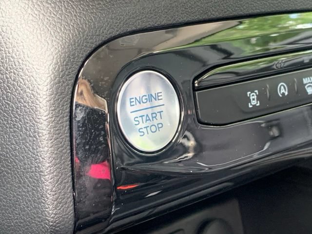 Used 2025 Ford Escape Platinum AWD/4WD image 21