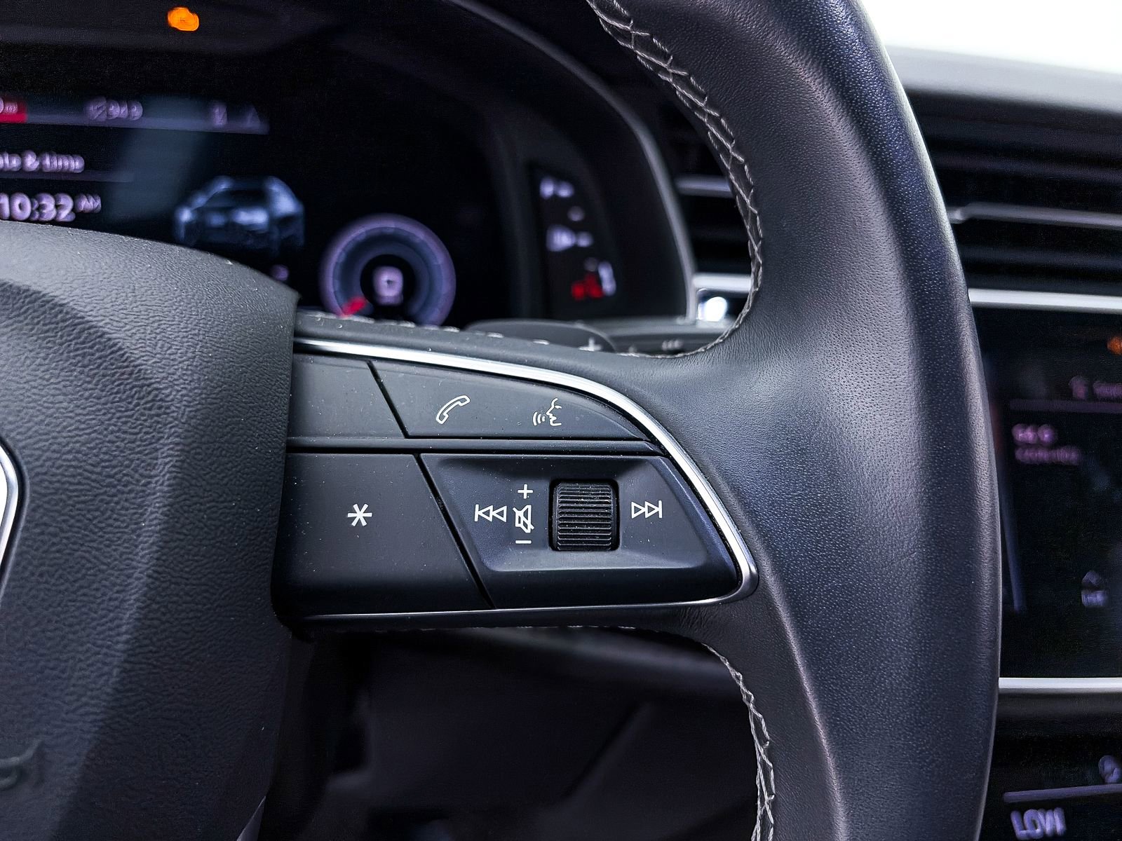 Used 2021 Audi Q8 Premium Plus w/ Premium Plus Package image 34