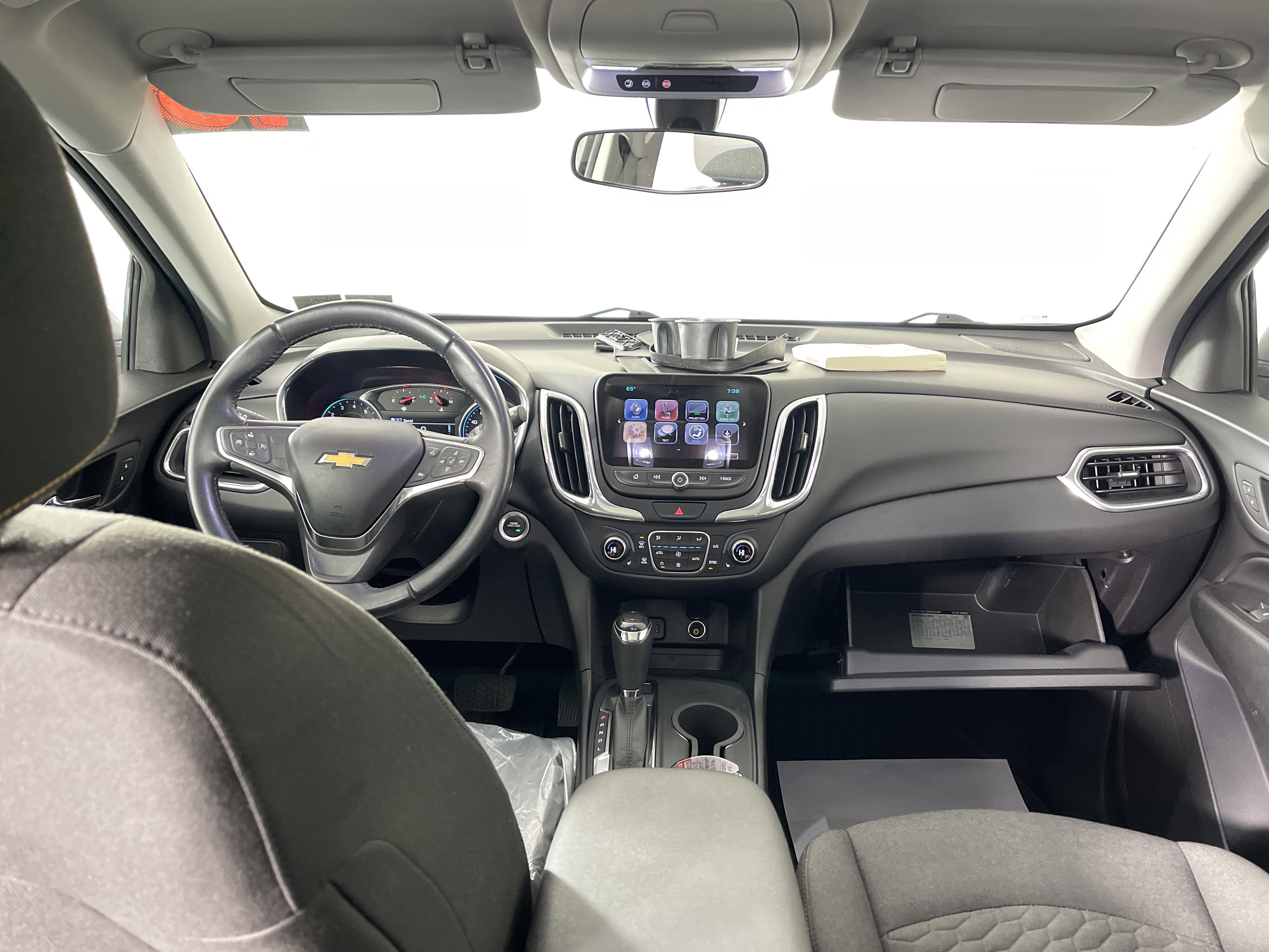 Used 2018 Chevrolet Equinox LT w/ Sun & Infotainment Package image 15