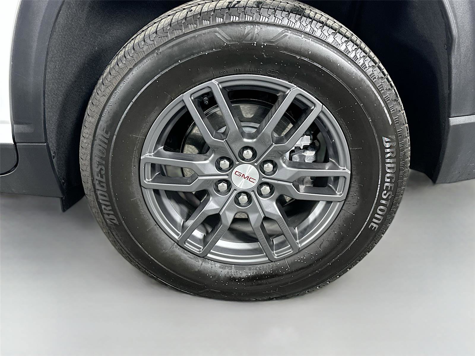 Used 2025 GMC Acadia Elevation image 29