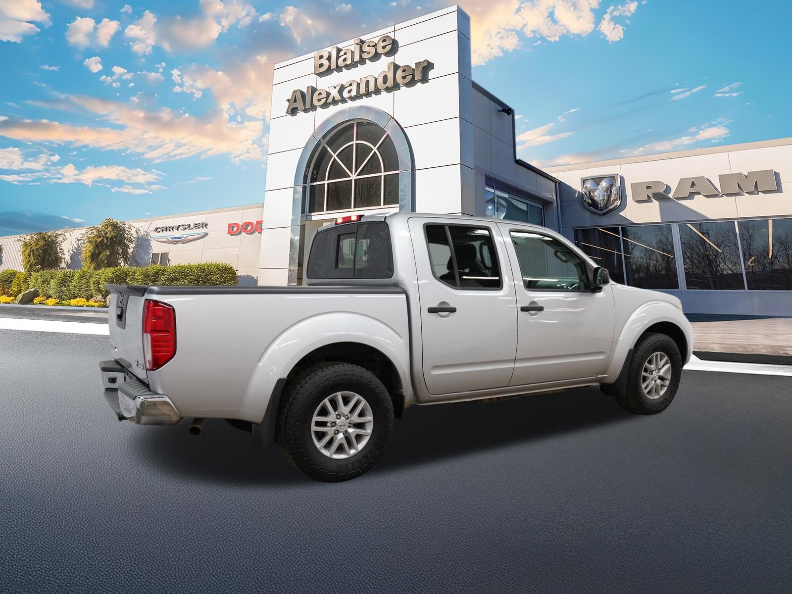 Used 2018 Nissan Frontier SV AWD/4WD image 3