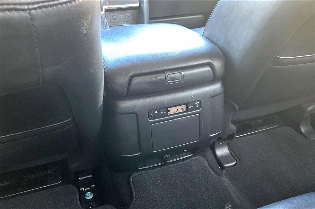 Used 2022 Nissan Armada SV image 34