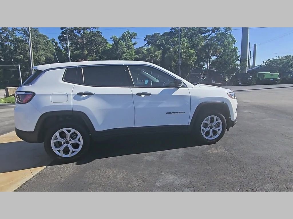 Used 2025 Jeep Compass Sport AWD/4WD image 32
