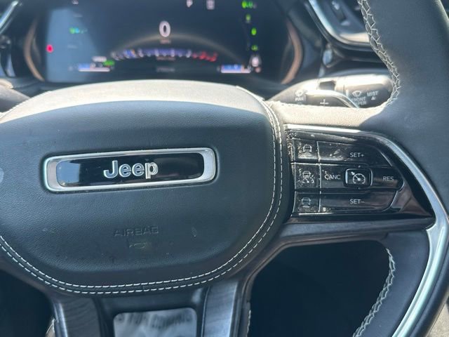 Used 2023 Jeep Grand Cherokee Overland w/ Luxury Tech Group IV AWD/4WD image 24