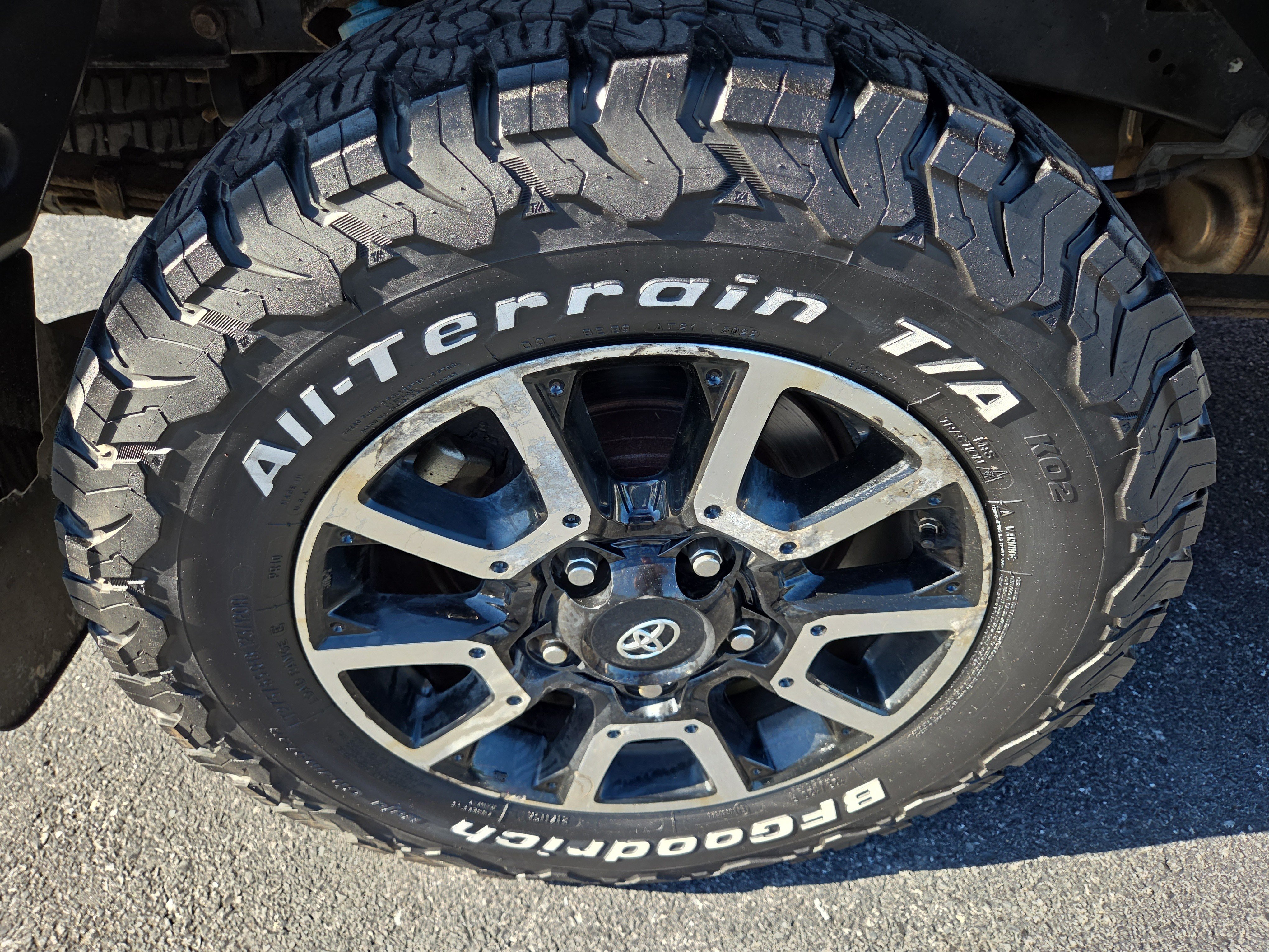 Used 2016 Toyota Tundra Limited w/ Limited Premium Package AWD/4WD image 11