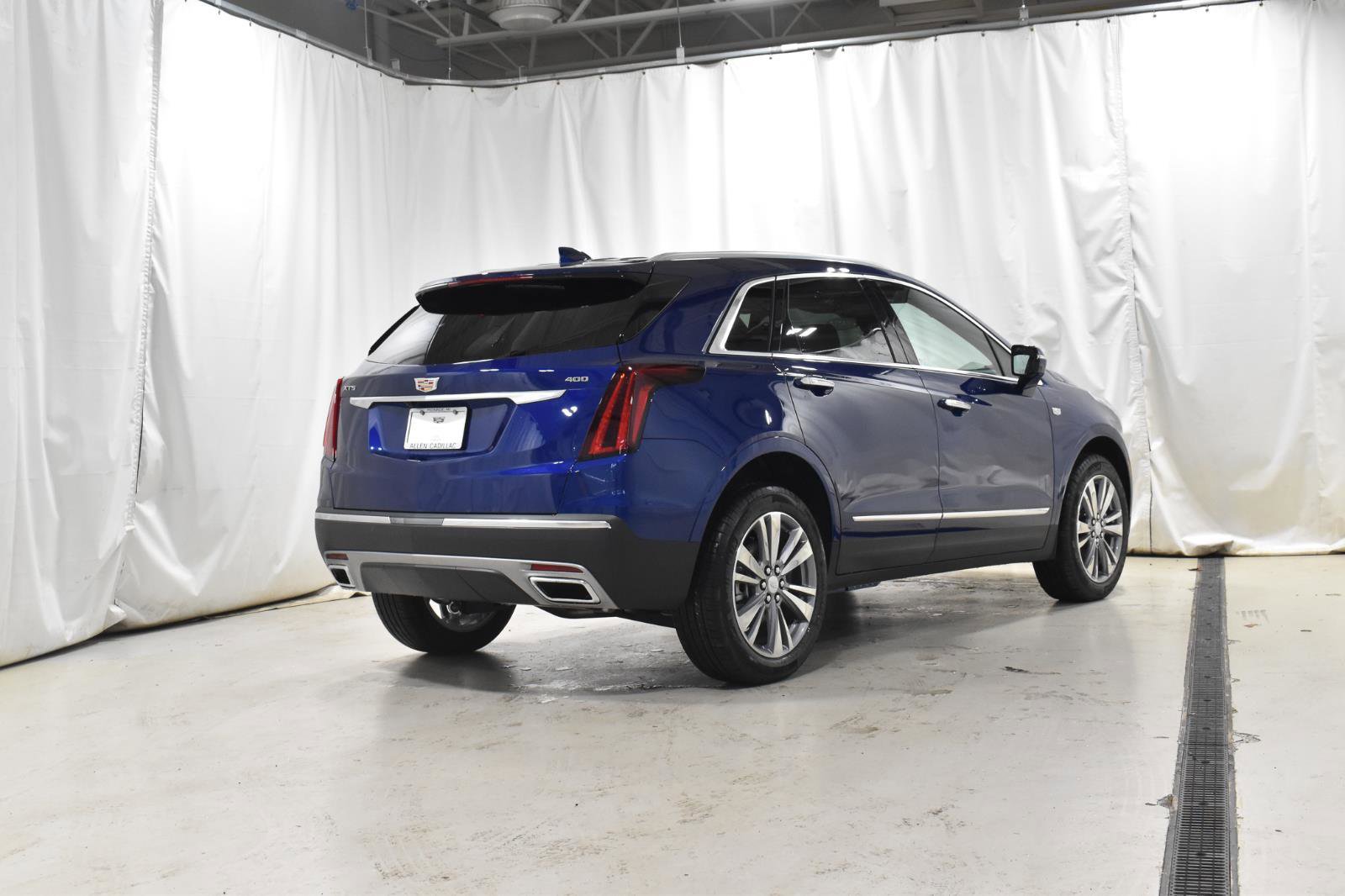 Used 2025 Cadillac XT5 Premium Luxury w/ LPO, Floor Liner Package FWD image 19