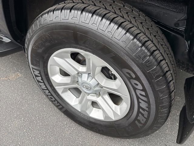 Used 2015 Toyota 4Runner SR5 RWD image 31