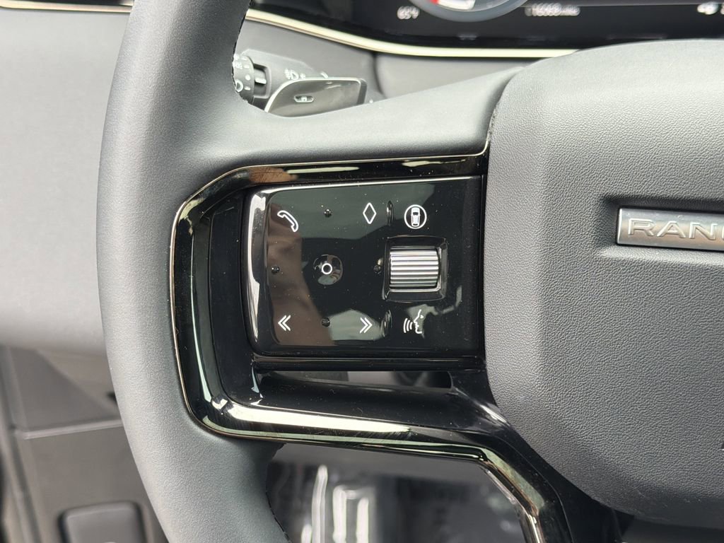 Used 2024 Land Rover Range Rover Evoque Dynamic SE image 24