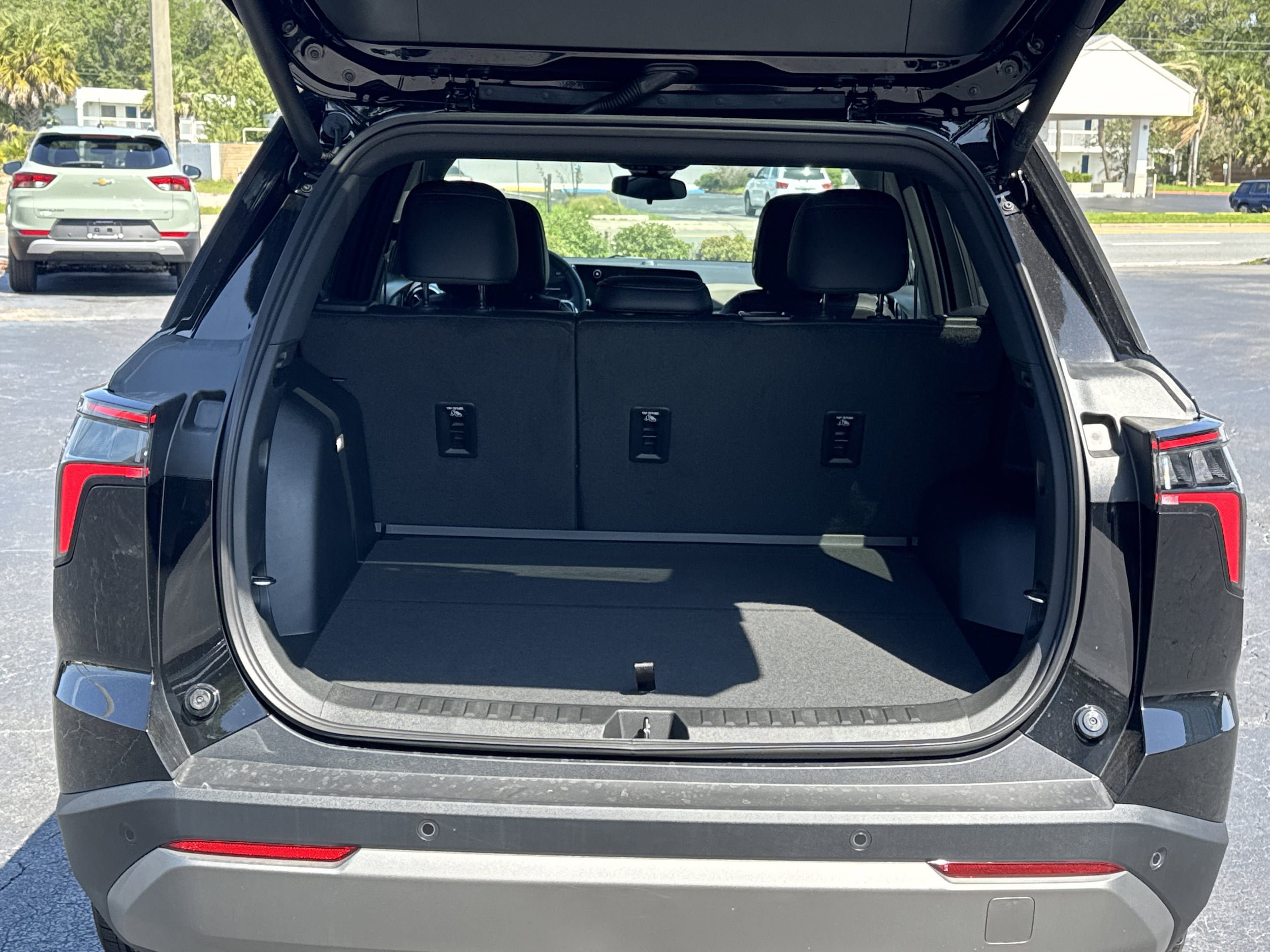 New 2026 Chevrolet Equinox LT w/ Convenience Package II FWD image 12