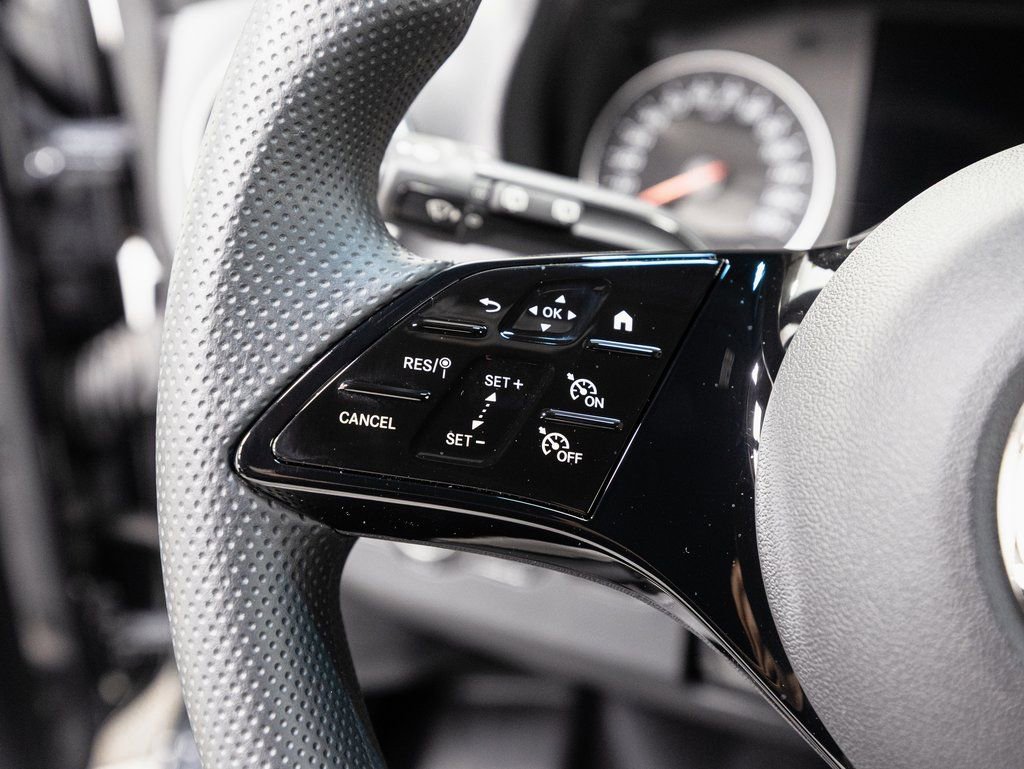 Used 2025 Mercedes-Benz Sprinter 2500 image 10