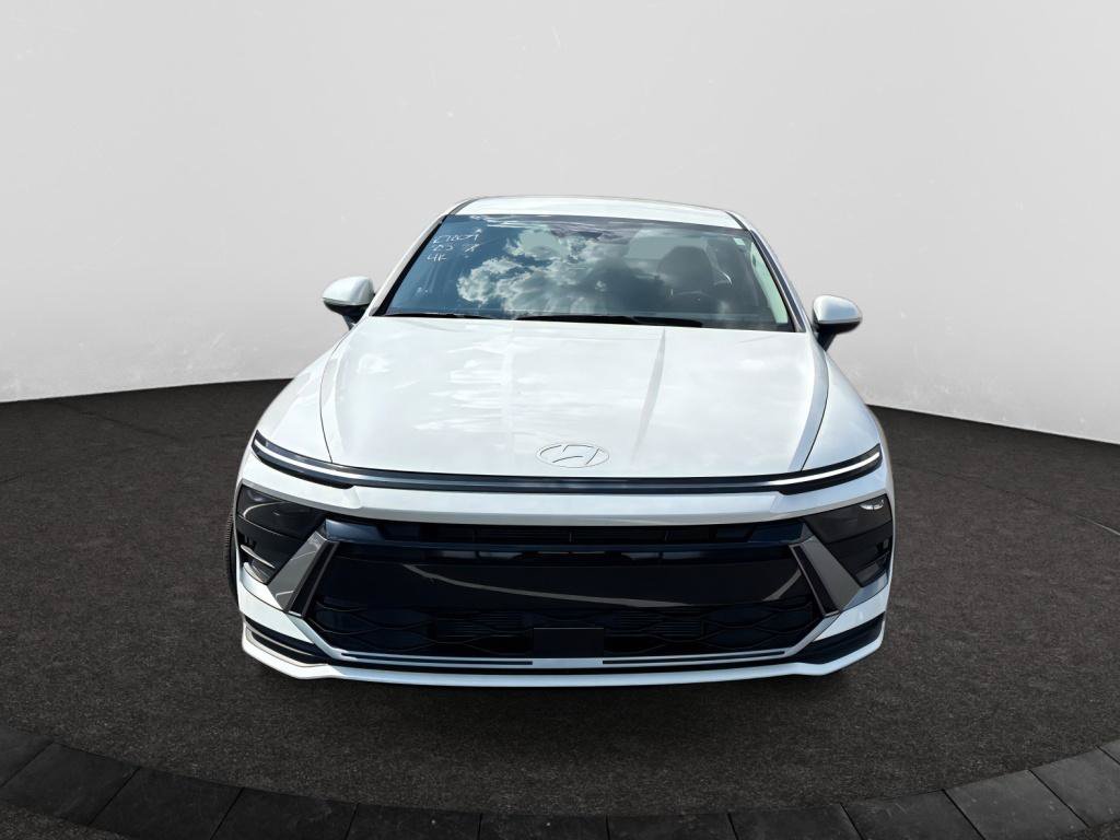 Used 2025 Hyundai Sonata SE FWD image 2