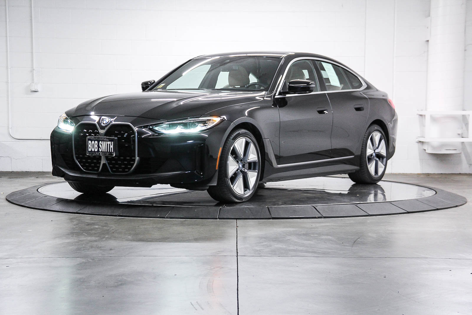 Certified 2023 BMW i4 eDrive35 w/ Premium Package image 3