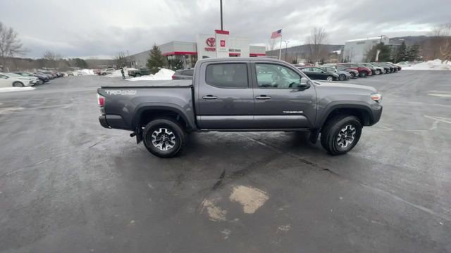 Certified 2021 Toyota Tacoma TRD Off-Road image 9