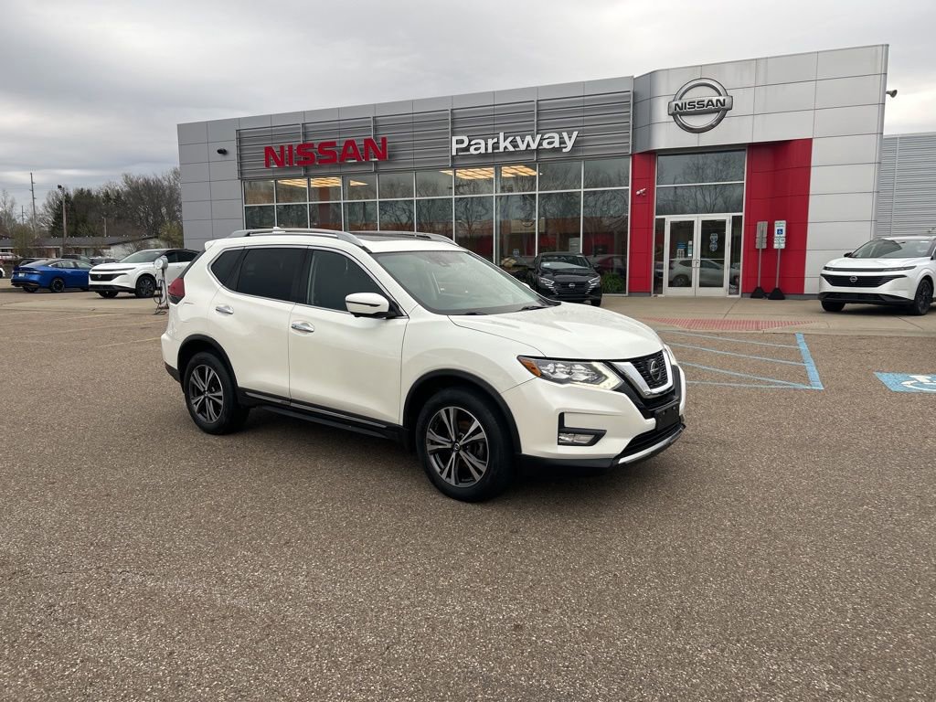 Used 2018 Nissan Rogue SL w/ Premium Package image 1