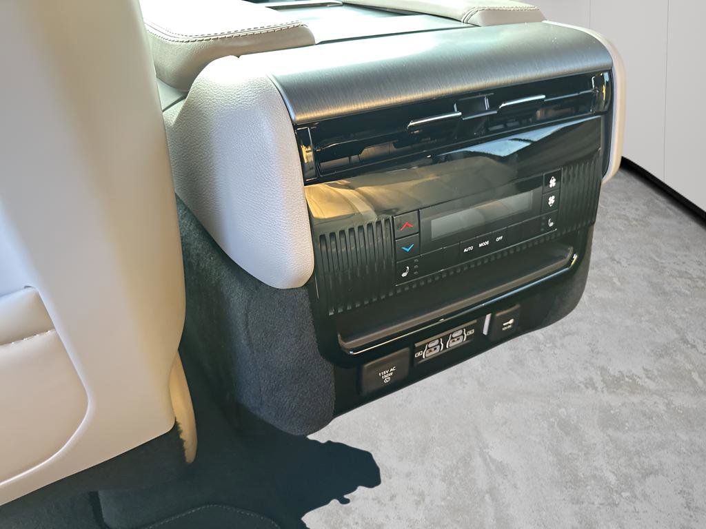 New 2025 Jeep Wagoneer 4WD w/ Convenience Group I image 21